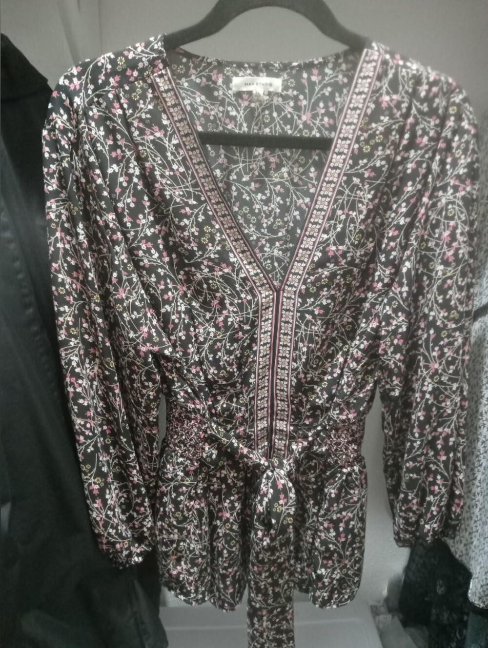 Max Studio Black Floral V-Neck Tie Waist Blouse